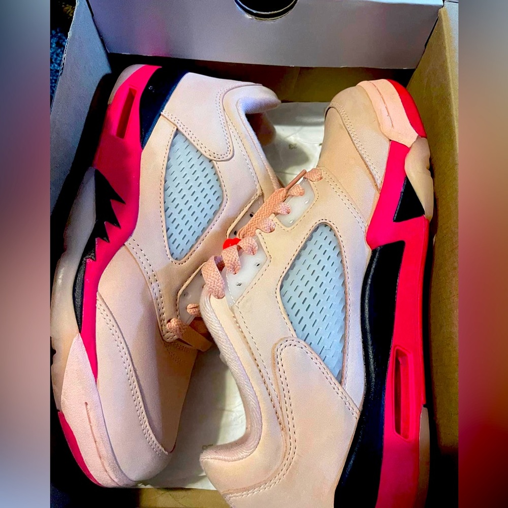 Women Jordens only worn 2 Times